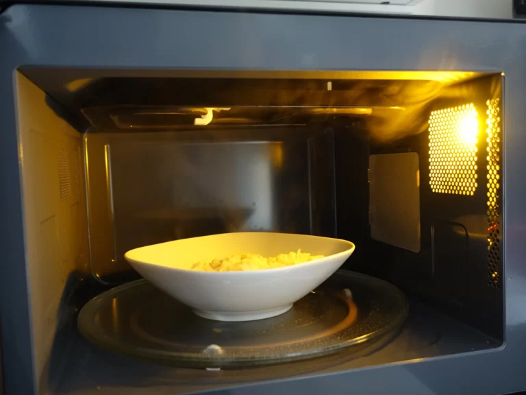 This is What Happens If A Microwave Runs With The Door Open!